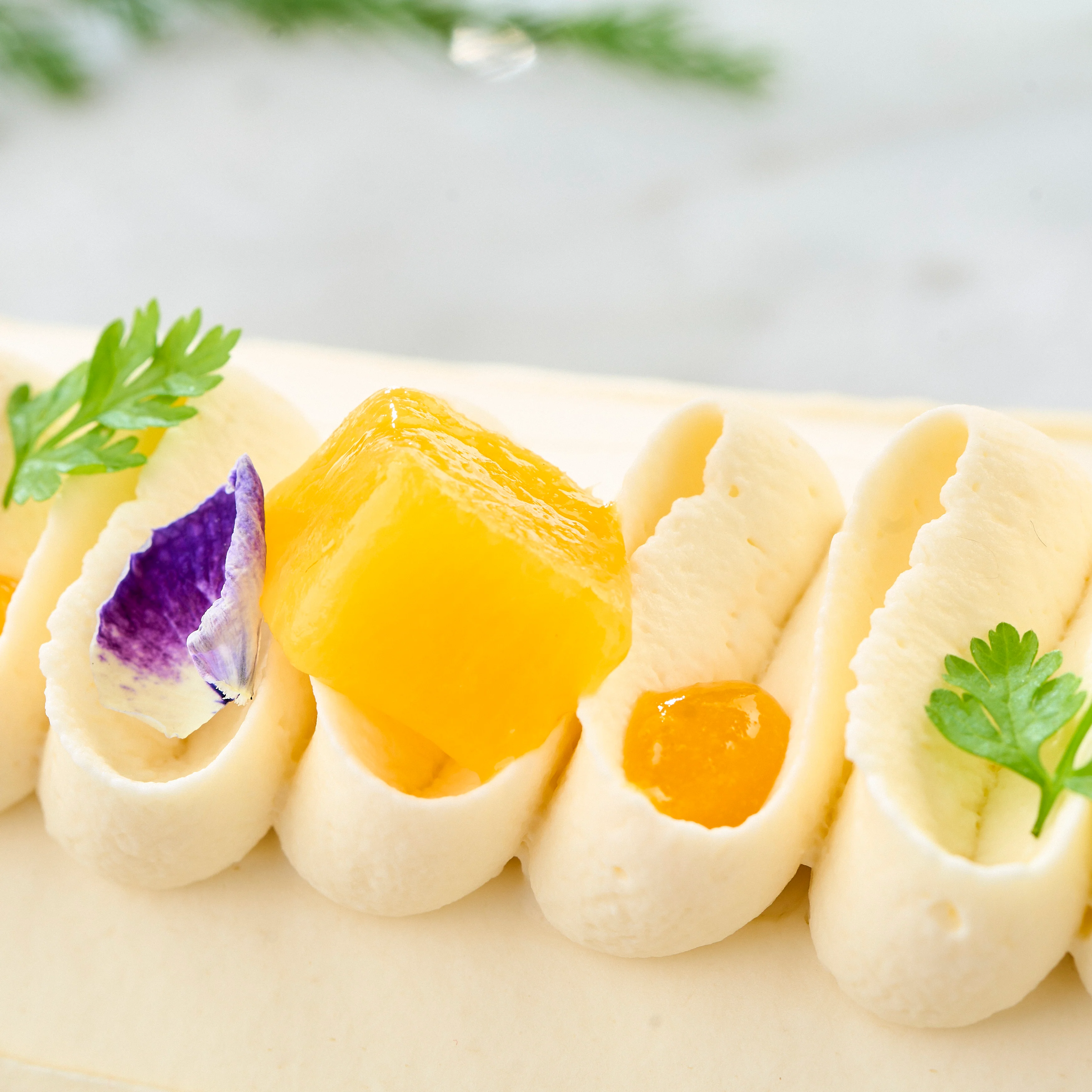 Passion Mango Log Cake - Image 3