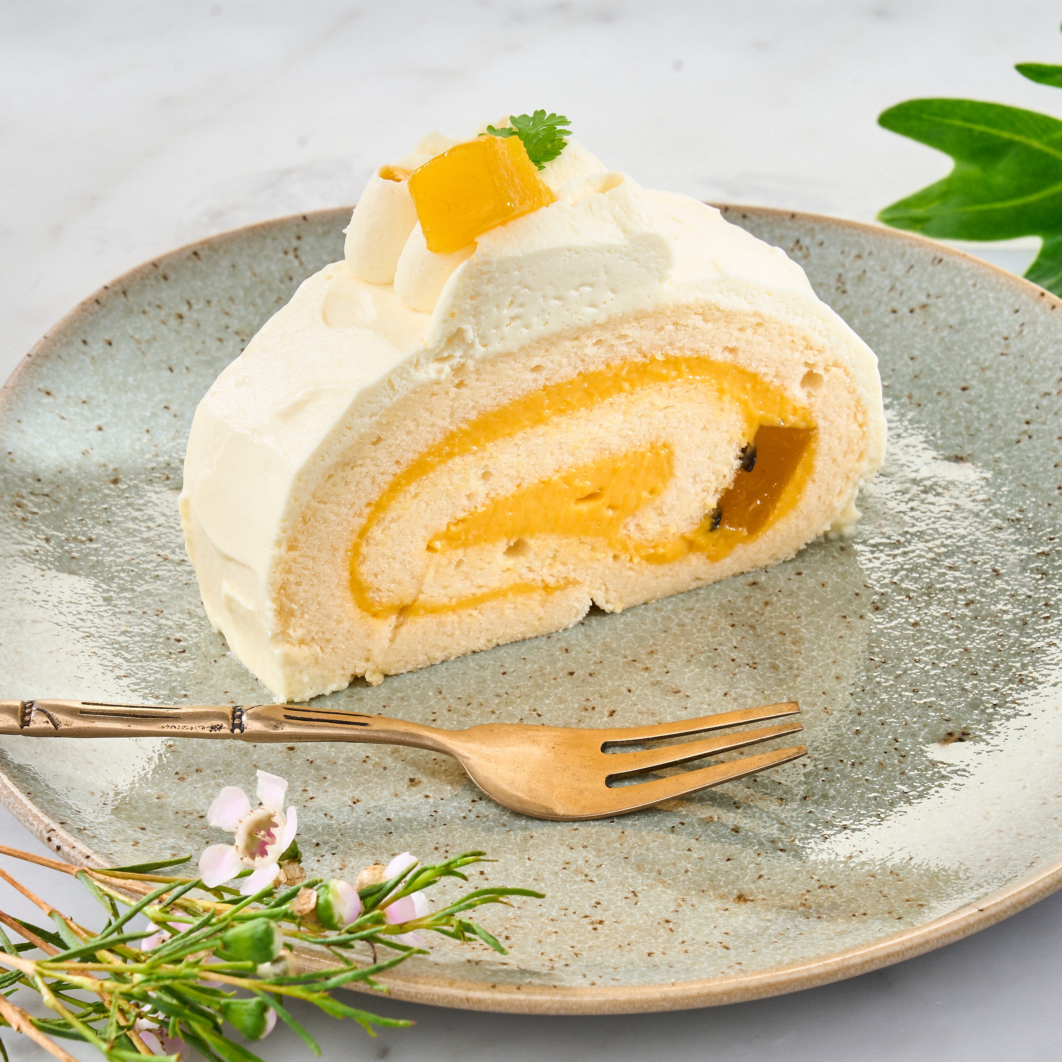 Passion Mango Log Cake - Image 4